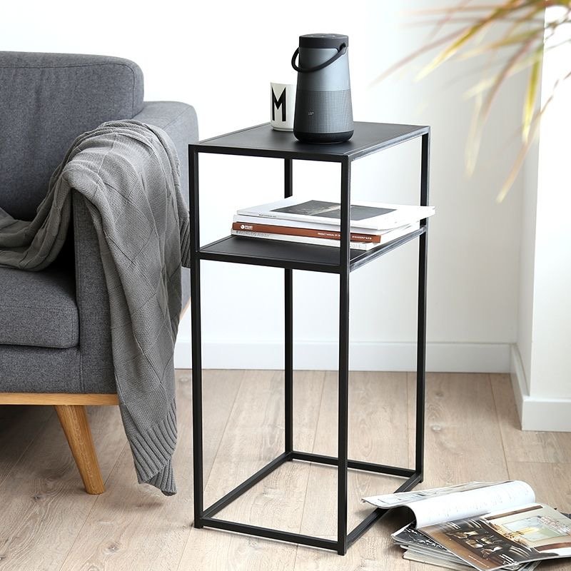 Table d’appoint en panneaux décor bois & métal